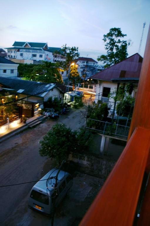 Avilla Phasouk Hotel Vientiane Exterior photo